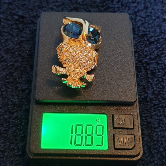✨ 1.75’’ Vintage Elegance Blue Crystal Gold Tone Owl Brooch ✨ - Picture 6 of 12
